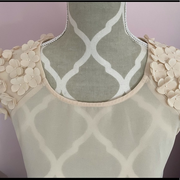 Baby pink see through flower detail blouse - Picture 2 of 4